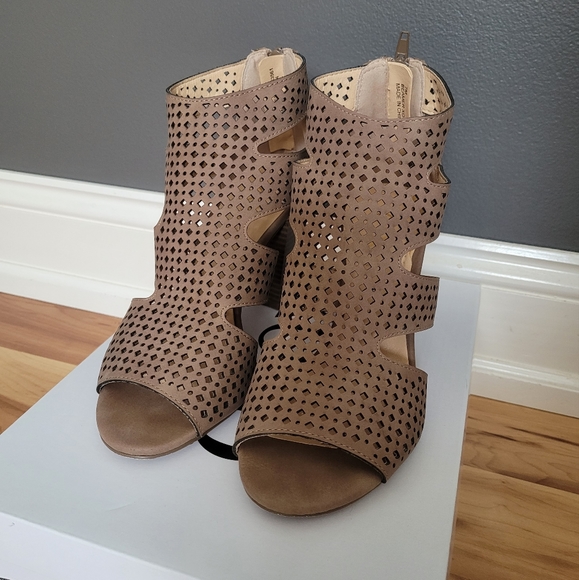 XOXO Womens Tan Cutout Heels in size 7 - Picture 4 of 7